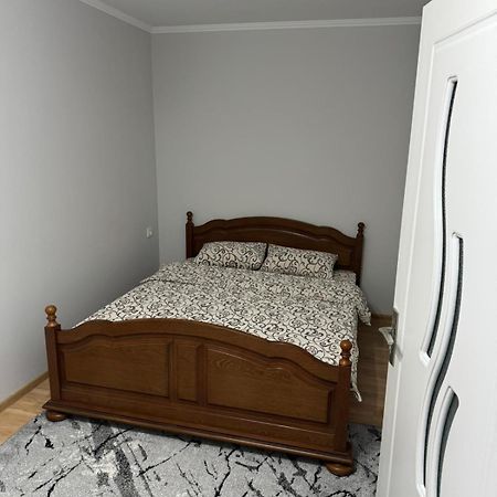 Apartament Str Grenoble キシナウ エクステリア 写真