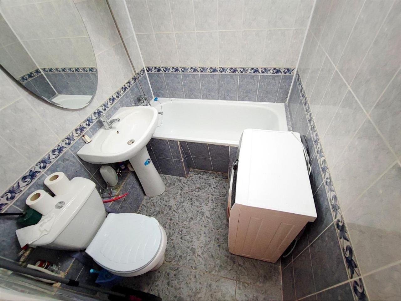 Apartament Str Grenoble キシナウ エクステリア 写真